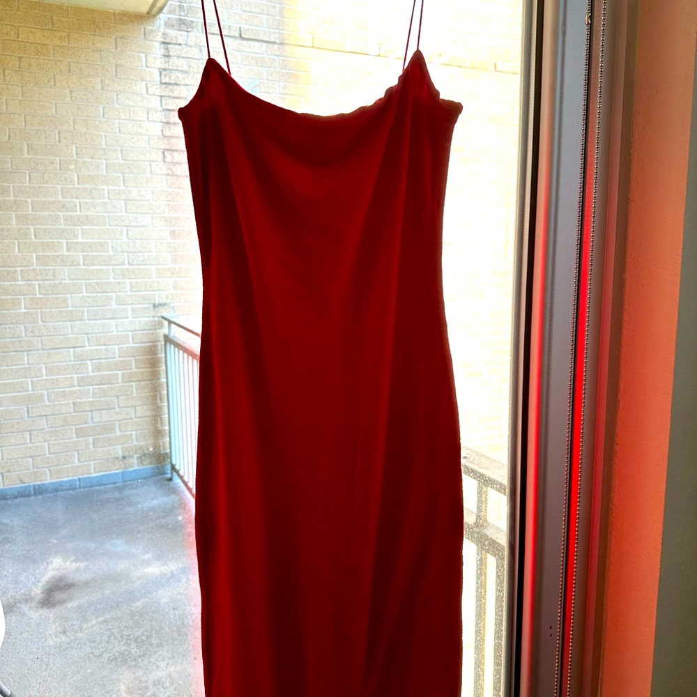 Naked wardrobe size small red spaghetti strap modi dress